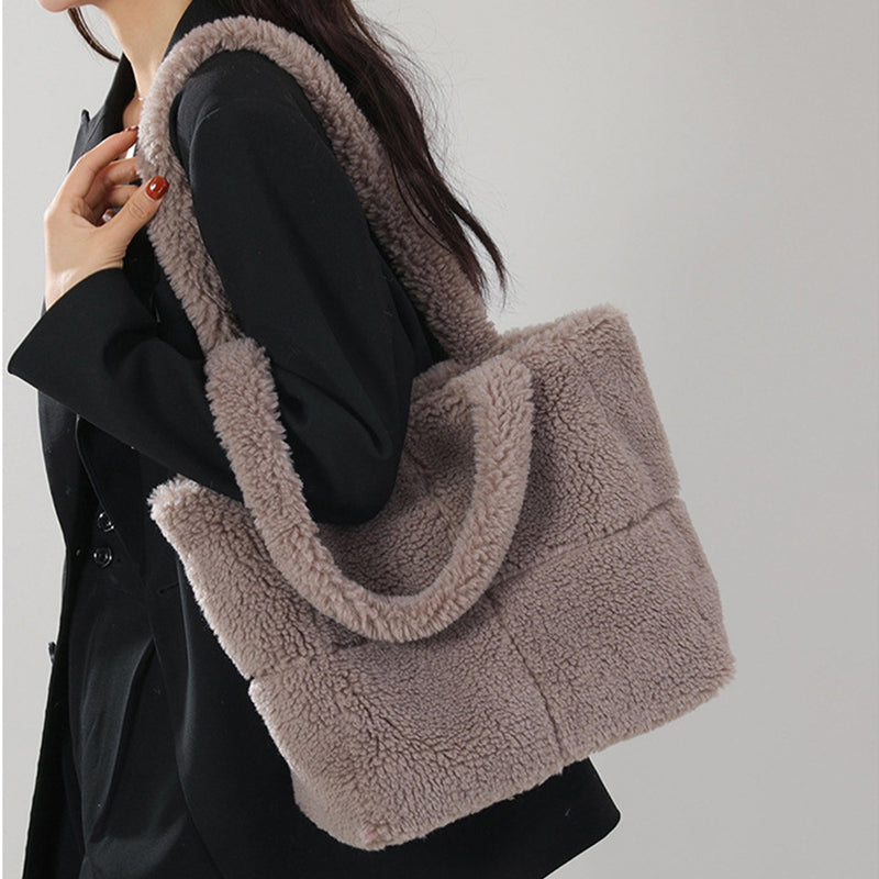 Teddy faux-fur tote bag